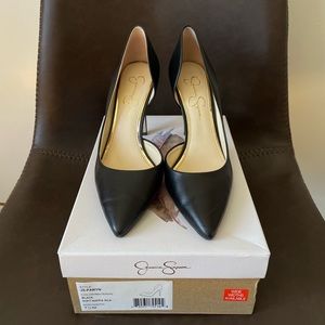 Jessica Simpson pumps